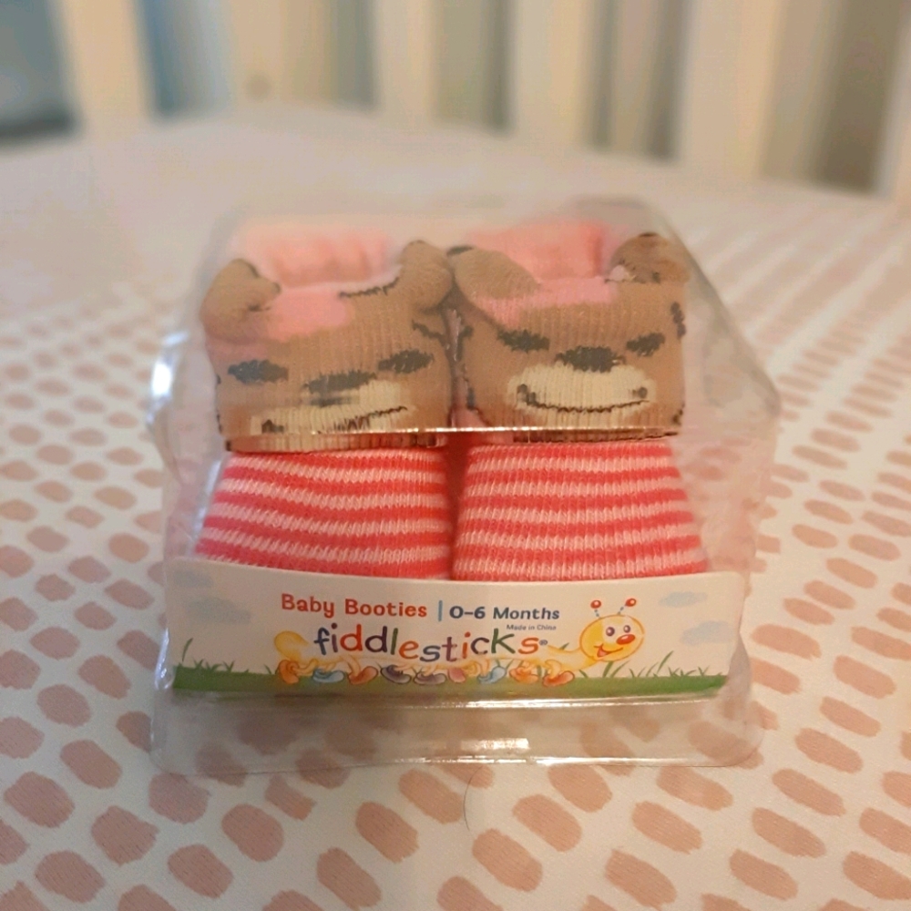 NWT FIDDLESTICKS Baby Booties | 0-6 Months